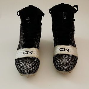 Youth football cleats